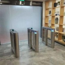  永康市現代不銹鋼裝璜廠 主營 電動伸縮門 電動門 道